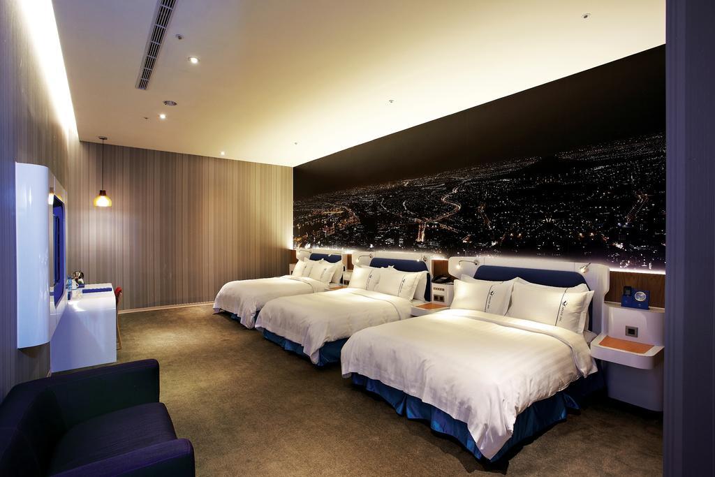 Airline Inn Green Park Way Taichung Exterior photo