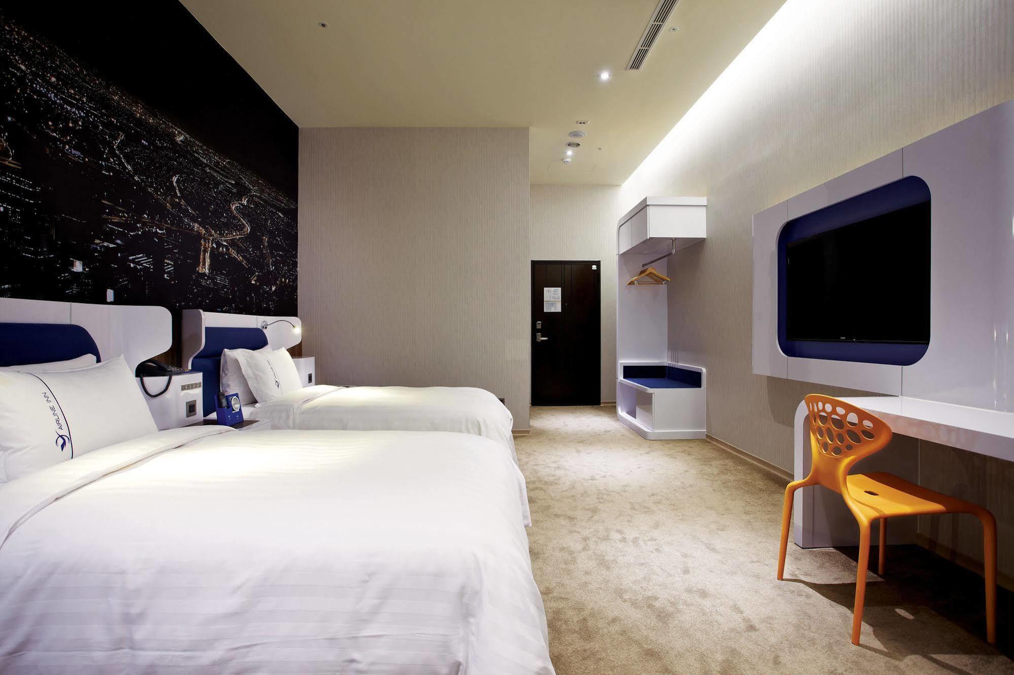 Airline Inn Green Park Way Taichung Exterior photo